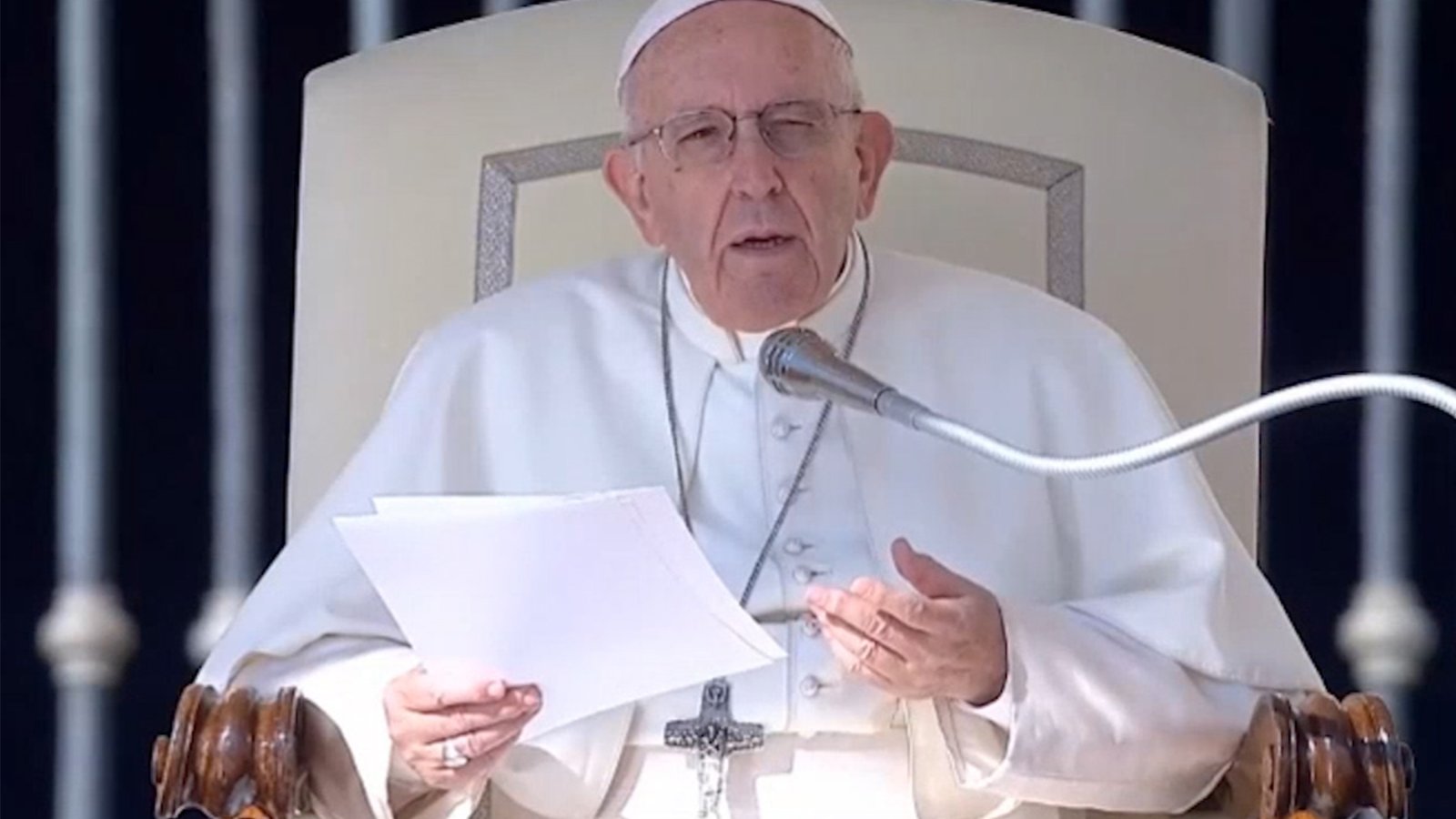 Papa Francisco sobre aborto: ‘É como contratar matador de aluguel para resolver problema’