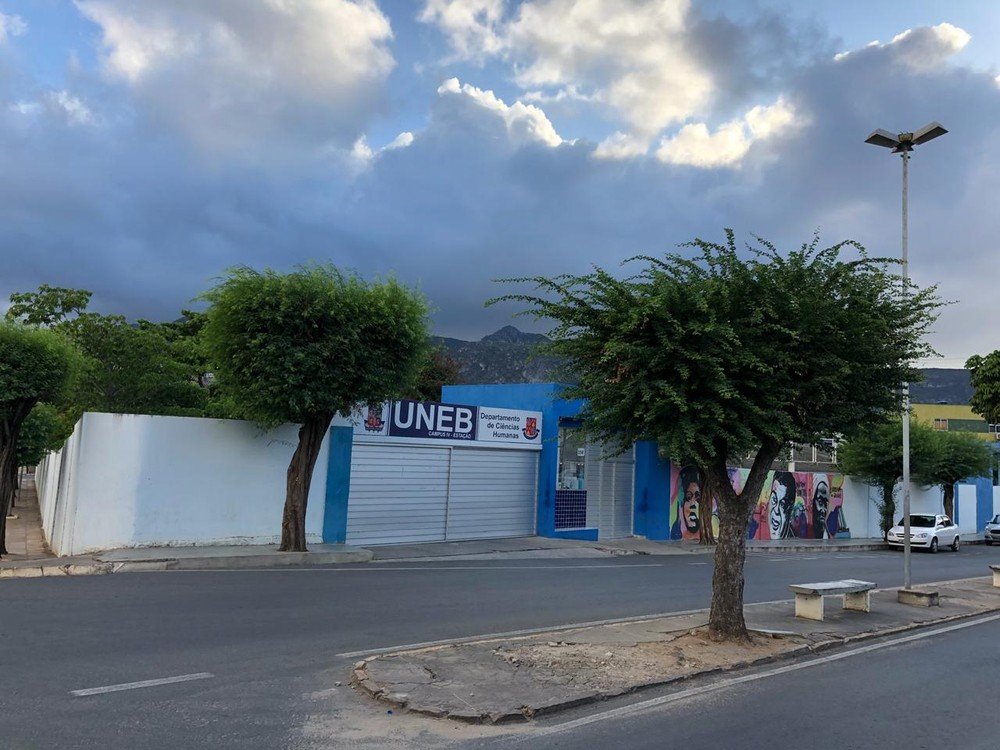 Preso professor de direito da Uneb suspeito de crimes sexuais contra alunos