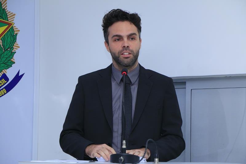 Teixeira: Creches e Postos de Saúde novos e abandonados. Vereador Jonathan Molar pede investigação no MPF e MP-BA