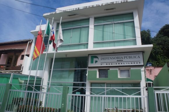 Defensoria Pública da Bahia abre processo seletivo com 77 vagas. Salário chega a R$ 2,6 mil