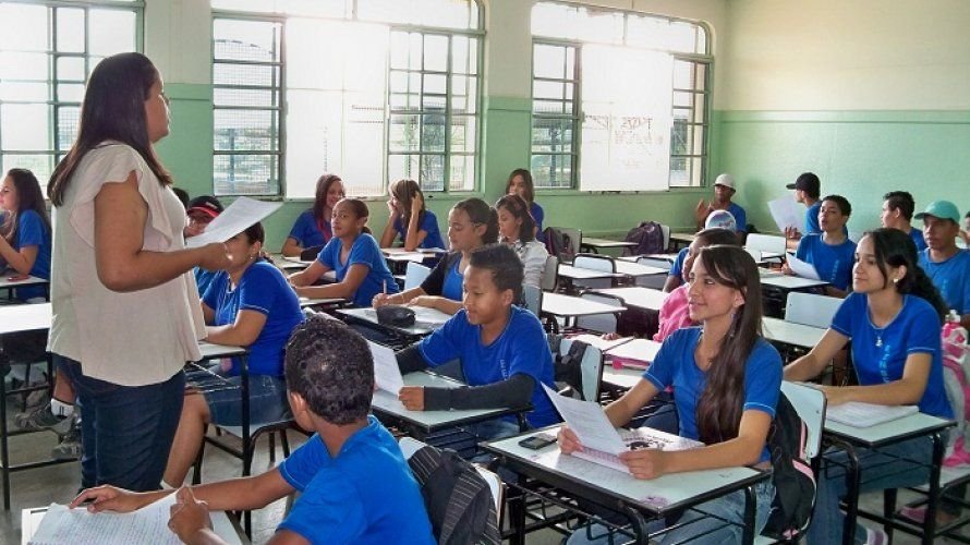 Renovação de matrícula nas escolas estaduais começa nesta segunda-feira (26)