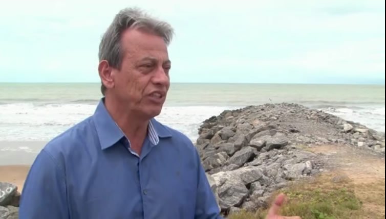 Mucuri: Justiça Federal determina o desbloqueio de bens do Prefeito Carlos Simões. Multa também foi excluída