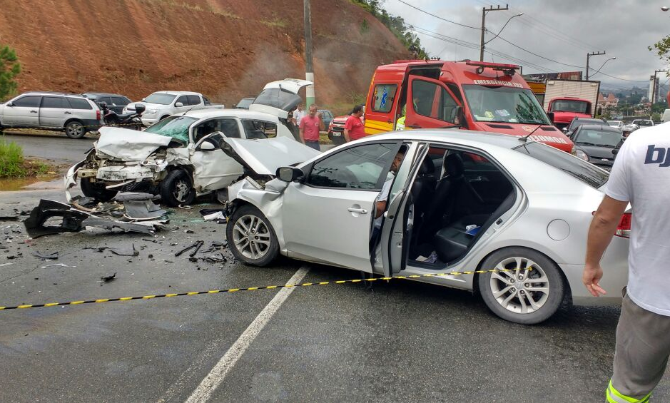Trânsito mata mais de 1,3 milhão de pessoas todos os anos, diz OMS