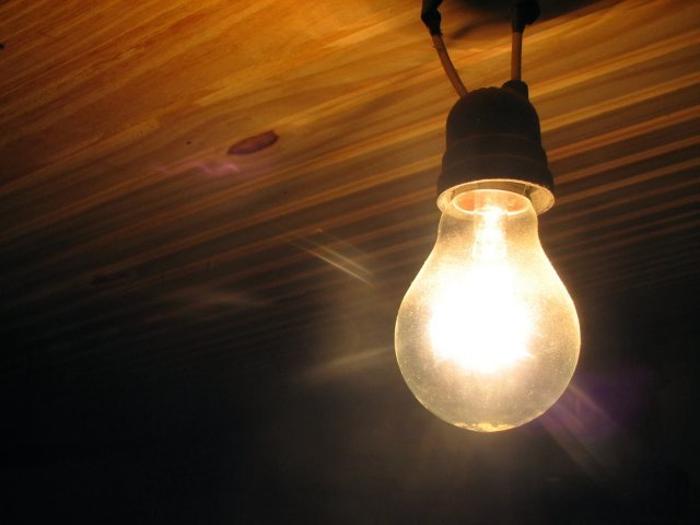 Maior parte da tarifa de luz é para cobrir tributos e encargos