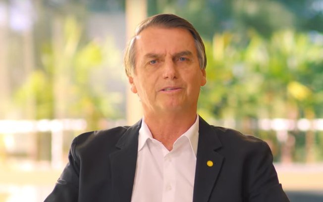 Bolsonaro propõe idade mínima de 62 anos para homem e 57 para mulher