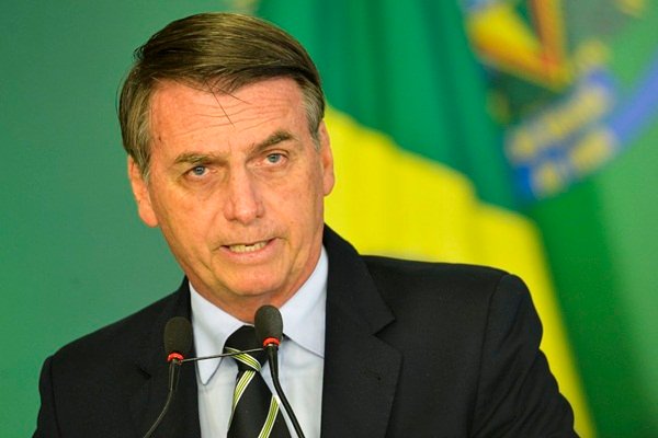 Bolsonaro assina MP para combater fraudes na Previdência