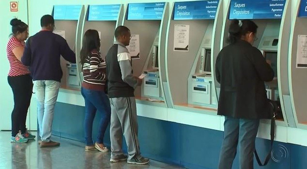 Nascidos em janeiro e fevereiro receberão abono a partir de hoje (16)