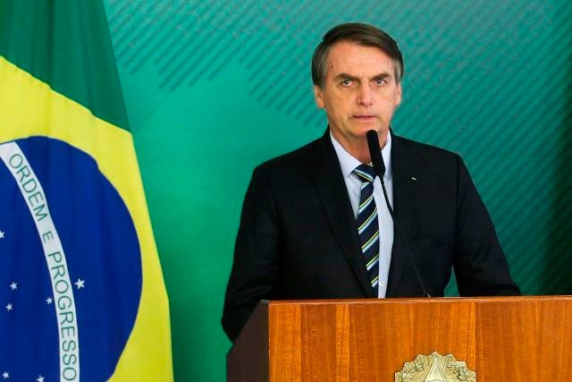 Bolsonaro diz que haverá ações na educação para conter irregularidades
