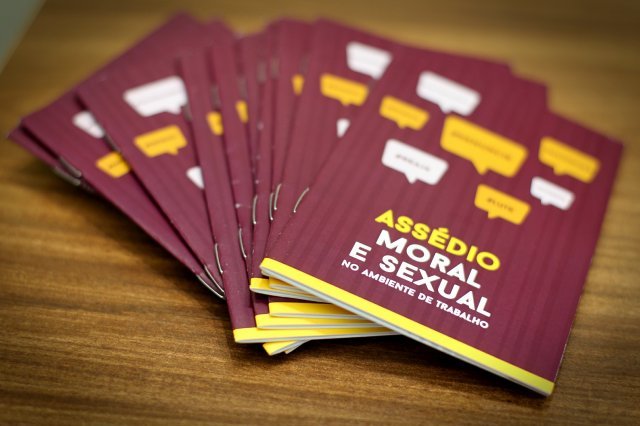 PGE lança cartilha de combate ao abuso sexual e moral no ambiente de trabalho