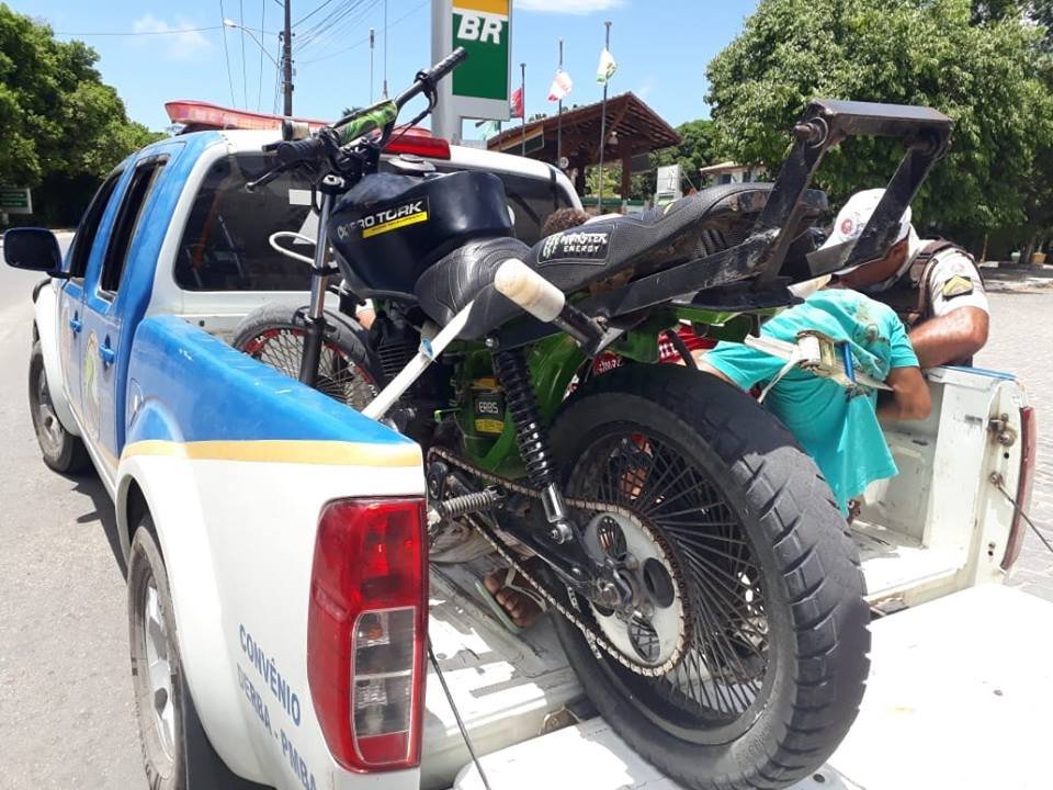 Porto Seguro: Policiais apreendem moto com chassi suprimido e conduzem homem por embriaguez ao volante
