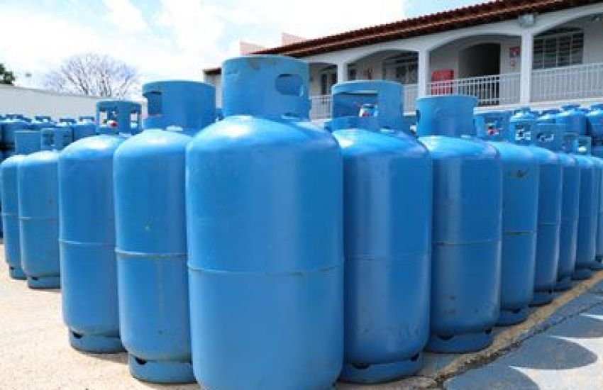 Gás para comércio e indústria é reajustado em 6% nas refinarias