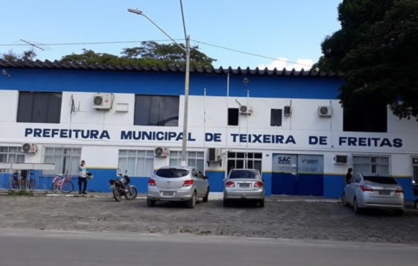 Teixeira Prefeito homologa quase meio milhão em licitação de pão e biscoito. Unidade do pão bisnaguinha saiu a R$ 4,49