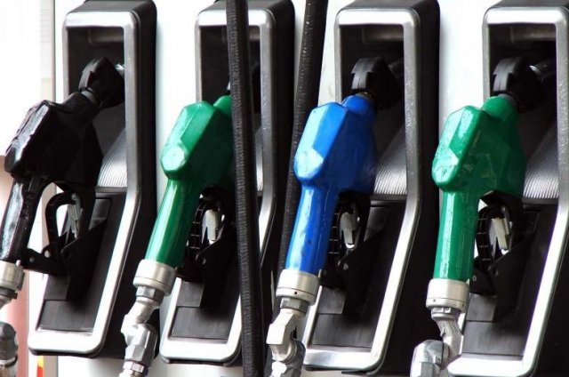 Bolsonaro anuncia redução no preço da gasolina nas refinarias