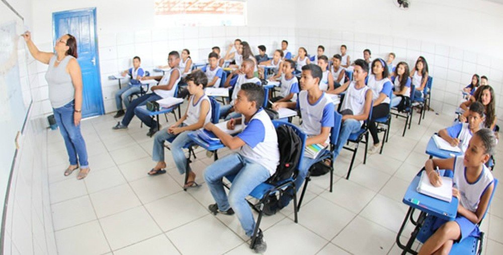 Professores de Teixeira de Freitas encerram greve após decisão do TJ