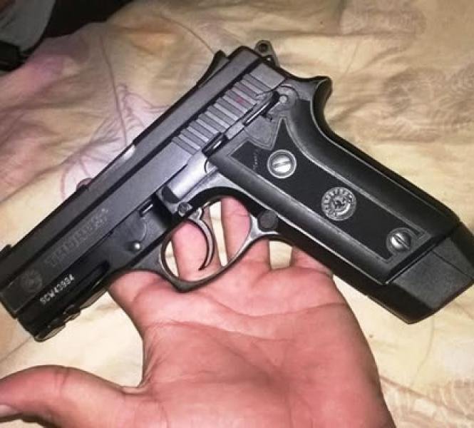 Juiz suspende norma da Anac que restringe porte de armas em voos