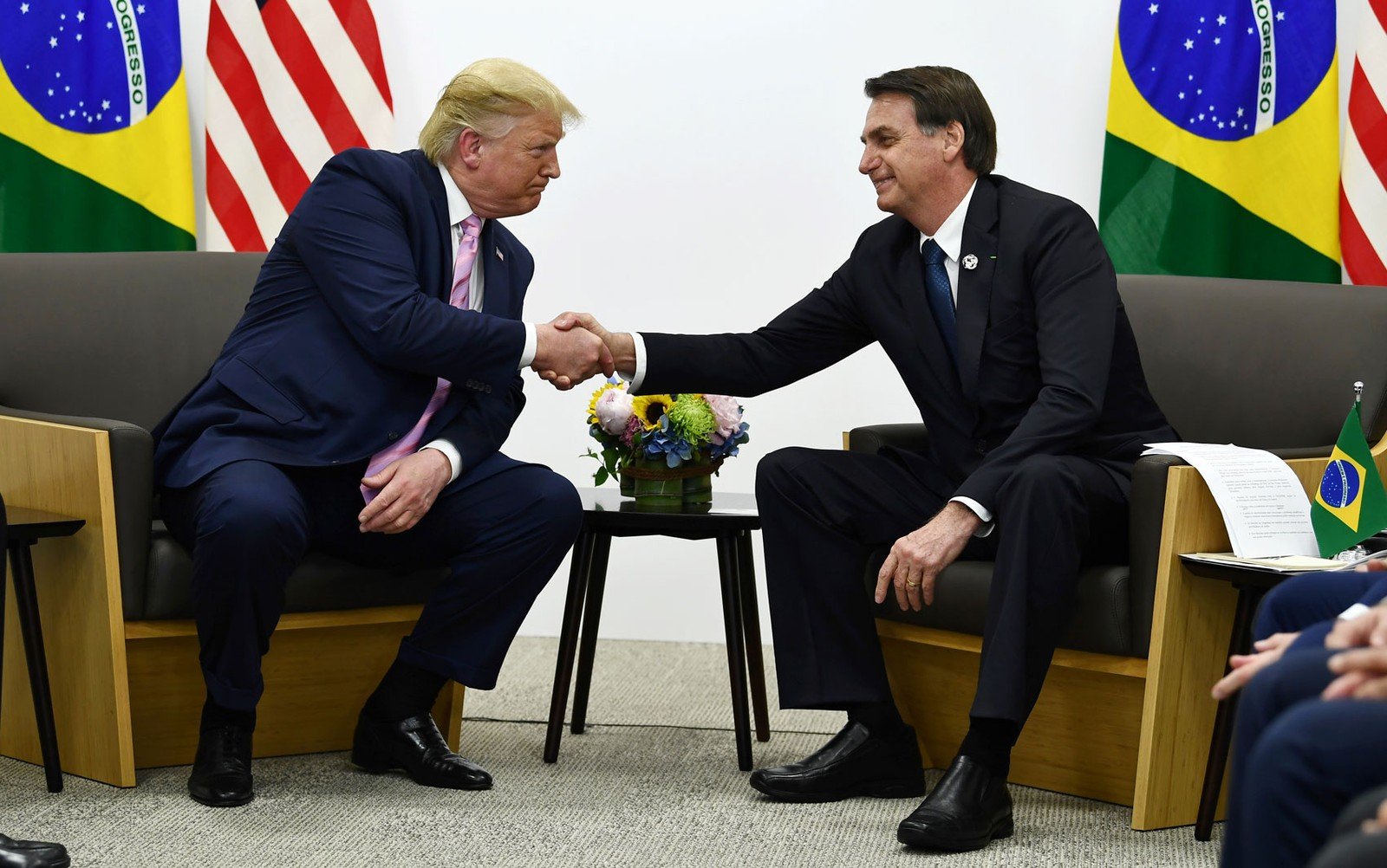 Bolsonaro diz ter falado para Merkel que Brasil é alvo de ‘psicose ambientalista’