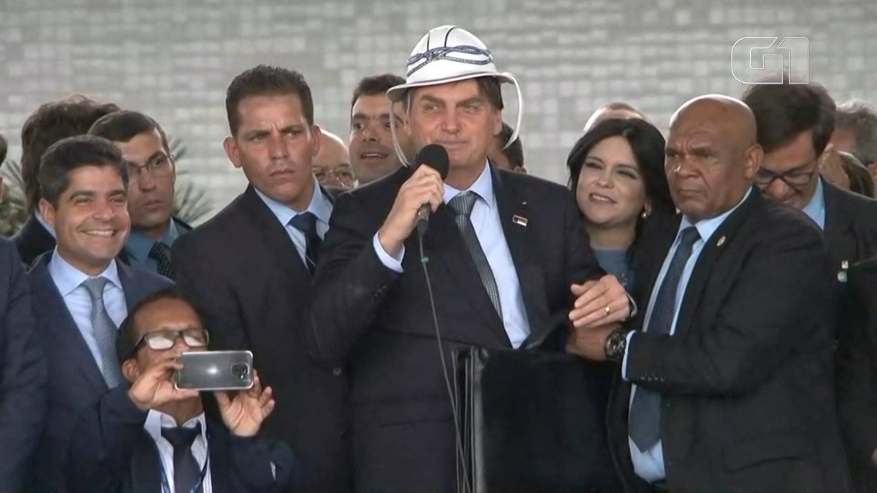 ‘Eu amo o Nordeste’, diz Bolsonaro em visita à Bahia após polêmica sobre governadores da região