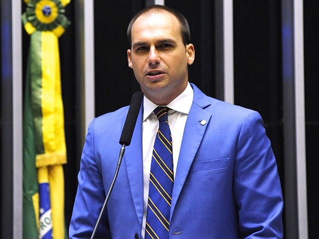 Bolsonaro diz que cogita nomear o filho Eduardo embaixador do Brasil nos EUA