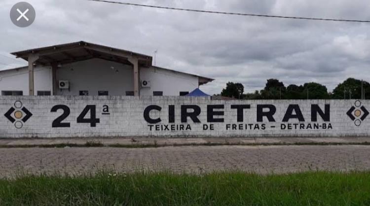 Teixeira de Freitas: Bandido invade sede do Detran. Segurança armado reage