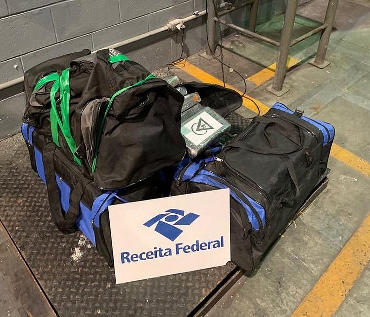 Cocaína avaliada em R$ 14,6 milhões é apreendida no Porto de Salvador