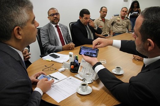 SSP-BA assina contrato para aquisição de mais de 10 mil pistolas Glocks