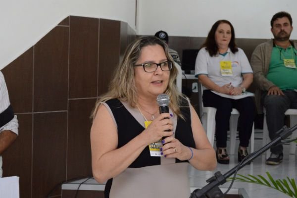 Medeiros Neto: Prefeita homologa licitação de quase R$ 6,5 milhões em material para construção