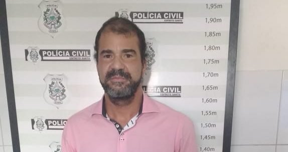 Em clínica de psicólogo preso acusado de abusar de pacientes em Linhares tinha até vibrador