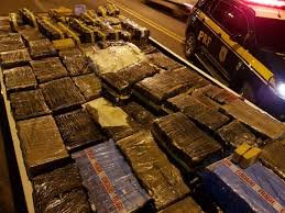 PRF apreende em Jequié quase duas toneladas de maconha escondida na carroceria de caminhão