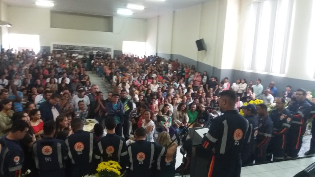 Emoção, lágrimas e homenagens marcam o adeus a Arlei, socorrista do SAMU