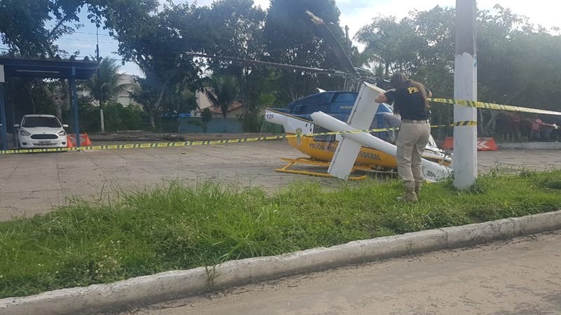 Helicóptero da PRF faz pouso forçado, na BR 101, por apresentar problemas