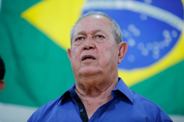 Teixeira de Freitas: Temóteo Brito homologa licitação de quase meio milhão de reais em passagens