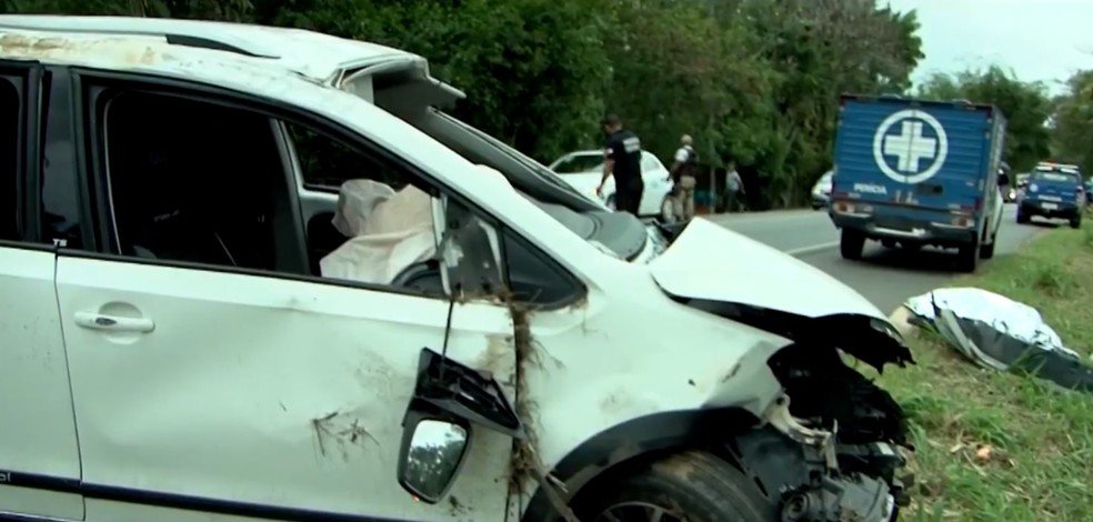 Ilhéus: Homem morre e casal fica ferido após carro capotar na BR-415