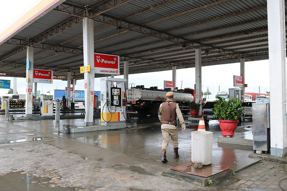 Bahia: Posto é interditado por armazenar gasolina com até 79% de etanol