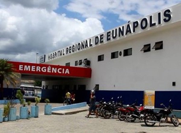 Eunápolis: Dois jovens e uma criança de 4 anos são baleados