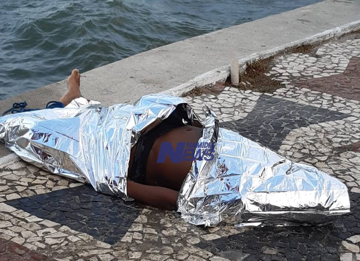 Garoto sai da escola para nadar com amigos e morre afogado em Porto Seguro