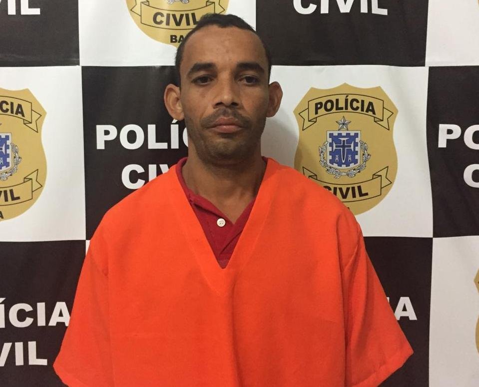 Homem que tentou matar namorada com facão é preso