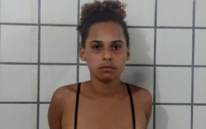 Prado: Jovem de 18 anos é presa com 21 pinos de cocaína