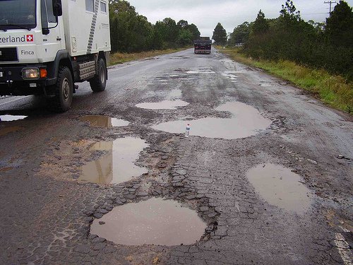 Bahia tem pelo menos 51 rodovias em más condições, aponta levantamento