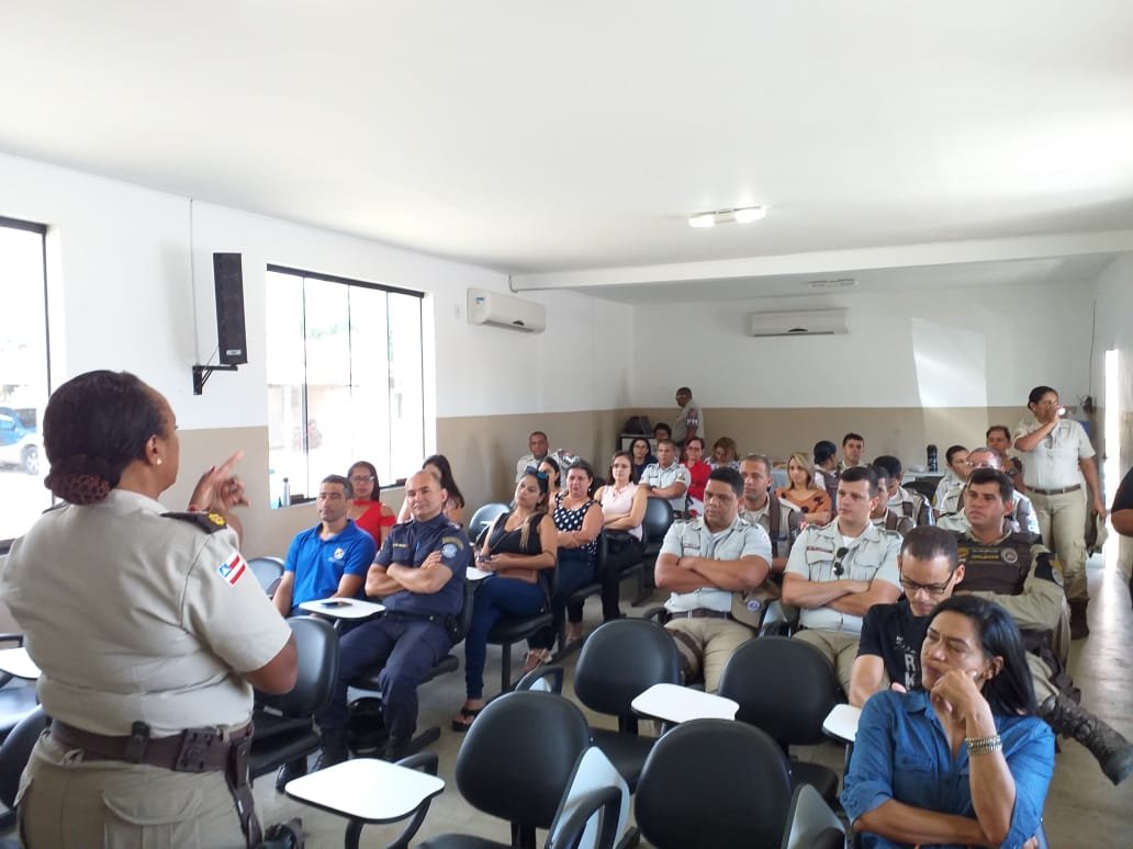 Policiais estão sendo capacitados para a Ronda Maria da Penha que será implantada em Teixeira de Freitas