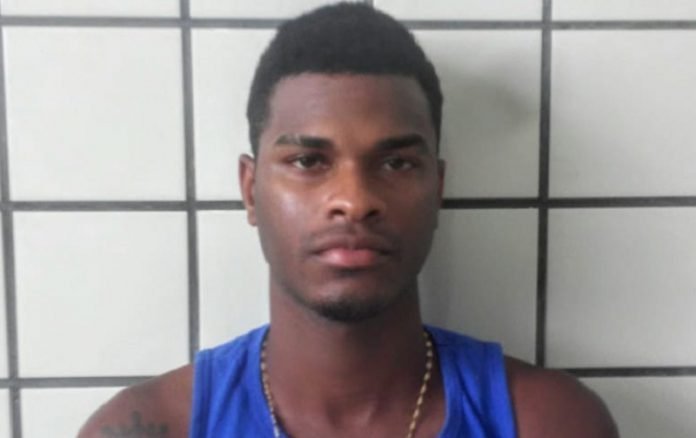 “IAGO” PRESO PELO PETO ACUSADO DE TRÁFICO NO BAIRRO LIBERDADE II COM DINHEIRO E QUASE MEIO QUILO DE DROGAS