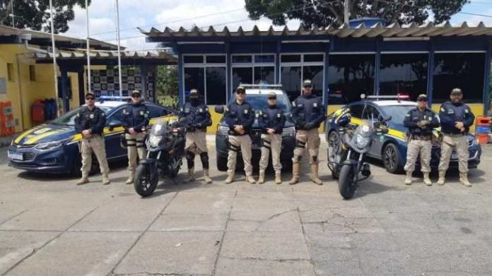 PROCLAMAÇÃO DA REPÚBLICA: PRF REFORÇA FISCALIZAÇÃO NO FERIADO