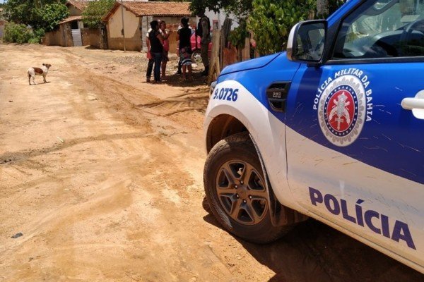 Pregador evangélico é preso acusado de espancar e manter a mulher em cárcere privado em Eunápolis