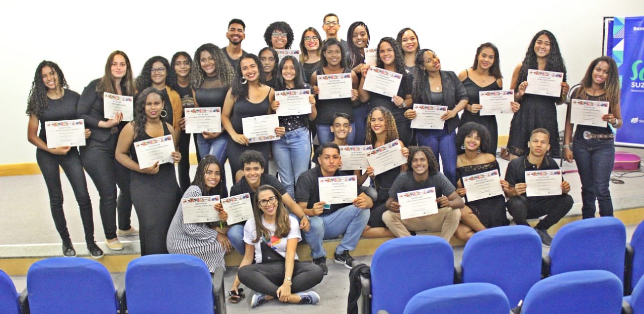 Suzano promove formatura de 31 jovens do Programa Miniempresa