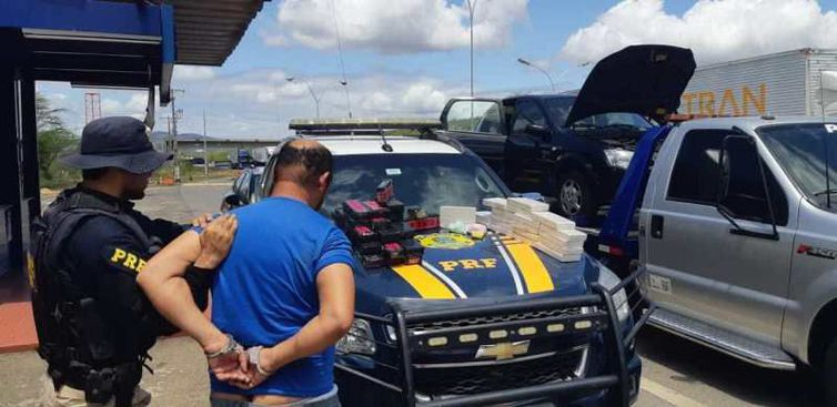 PRF apreende maconha, cocaína e comprimidos de ecstasy em Jequié