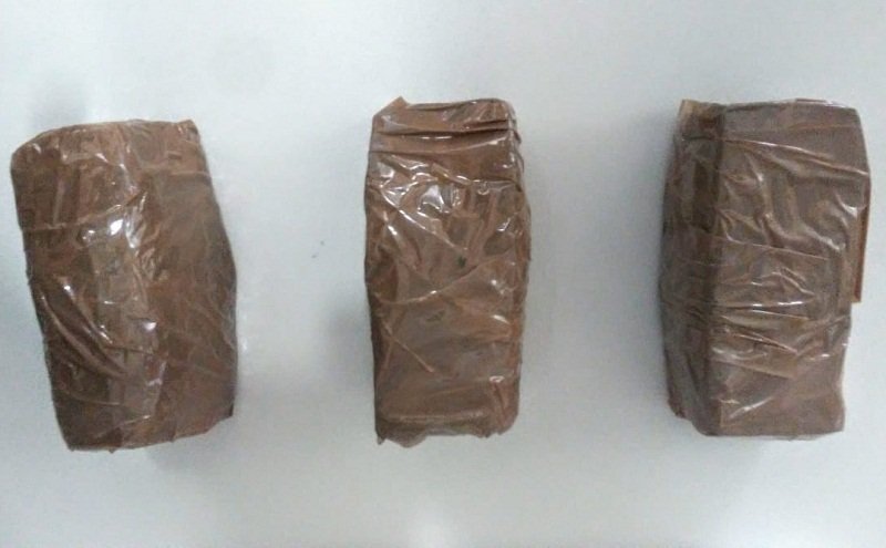 Agentes penitenciários apreendem quase meio quilo de drogas que seriam arremessadas para dentro do CPTF