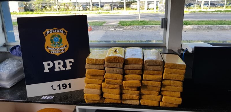 Eunápolis: PRF apreende 46 quilos de maconha