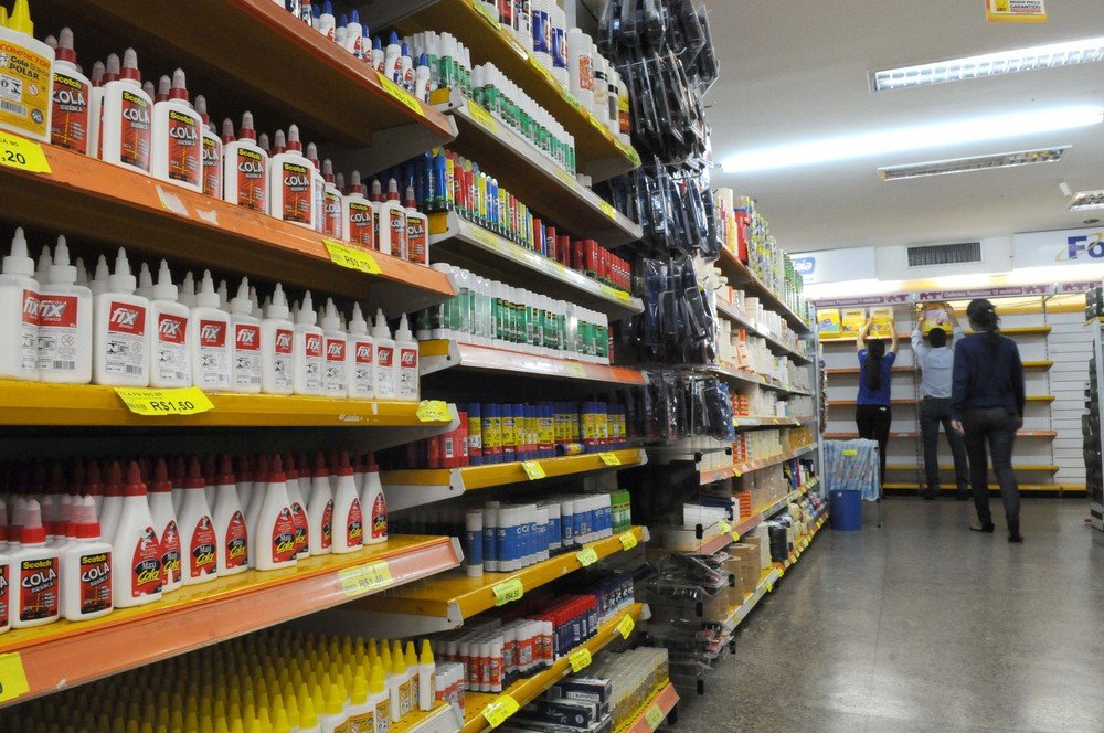 Procon divulga lista de itens proibidos de serem exigidos por escolas na Bahia; confira