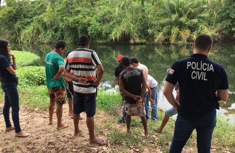 Corpo de homem nu e com golpes de facão é encontrado próximo a Prainha em Teixeira.