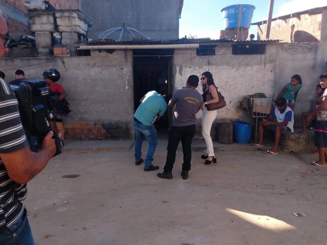 Atiradores invadem bar e mata jovem em Teixeira de Freitas