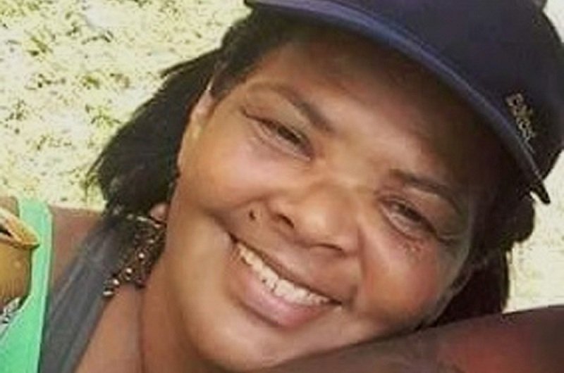 Mulher morre após ser atingida por bala perdida em Itabuna